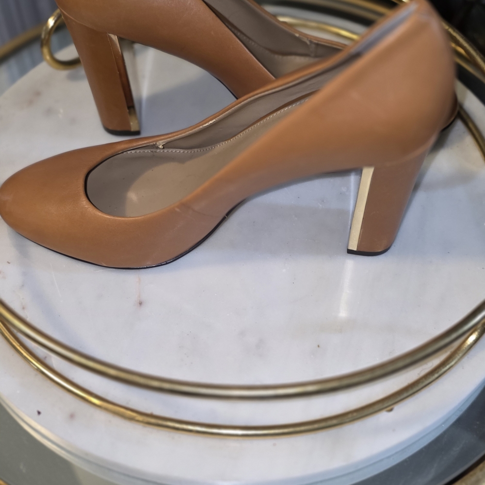 Banana Republic Tan Women's Heels